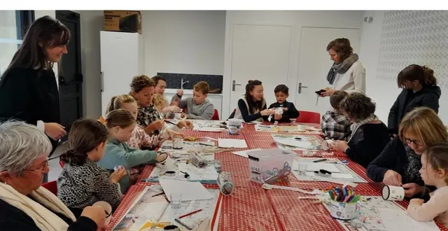 photo  pauline coquelin (debout à gauche) et éloïse sureau (debout à droite) ont partagé leur savoir-faire mercredi.  &copy;  co 