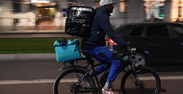 photo  l’appli uber eats pourra être utilisée à la flèche dès ce jeudi 2 octobre 2025.  &copy;  archives le courrier de l’ouest - laurent combet 