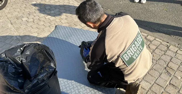 photo  depuis le 1er septembre 2025, jérôme capponi peut sanctionner les propriétaires de déchets abandonnés dans le pays fléchois.  &copy;  ouest-france 