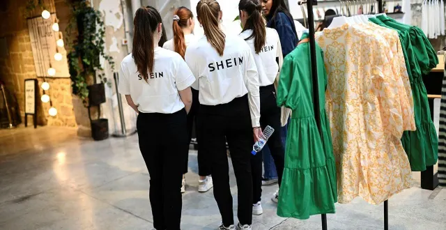 photo  la marque shein était habituée à ouvrir sous la forme de pop-up store, comme ici à paris, en mai 2023.  &copy;  archives afp - christophe archambault 