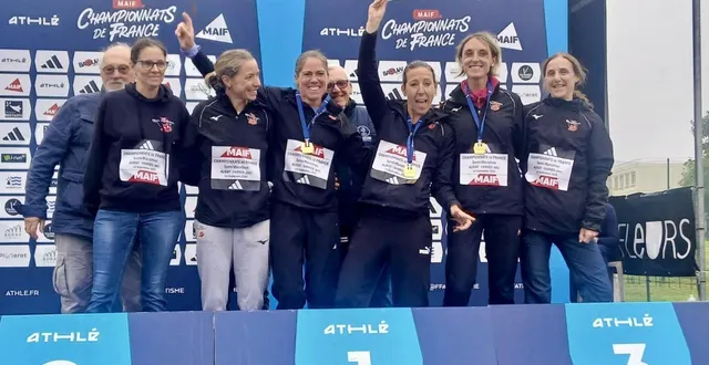 photo  après avoir gagné des médailles individuelles sur route, audrey provost (troisième en partant de la droite) a emmené ses copines de club vers le titre par équipe master, à auray-vannes, le 14 septembre.  &copy;  ouest-france 