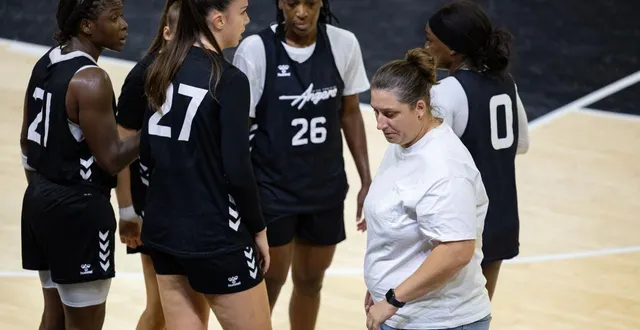 photo  aurélie bonnan et l’ufab lancent victorieusement leur saison.  &copy;  regine lemarchand 