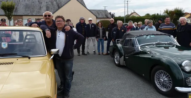 photo  les membres du comité de sauvegarde du circuit 1906, avec à droite, denis baras, petit-fils du pilote paul baras, meilleur temps au 1er tour du circuit.  &copy;  ouest-france 