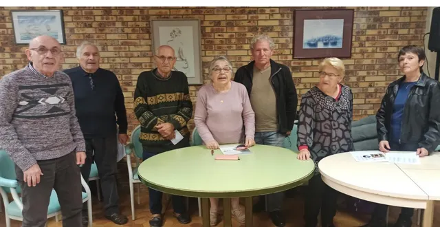 photo  roger buon, président d’honneur (à gauche), bernard grassin, guy ernou, jenny buon, didier trassard, raymonde leboucher et annie guyet composent le bureau.  &copy;  ouest-france 