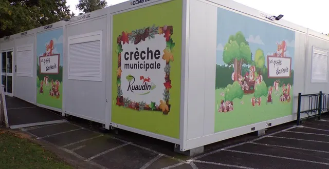 photo  la crèche, aujourd’hui dans des modulaires adaptés, sera intégrée au futur pôle enfance et jeunesse.   &copy;  le maine libre 