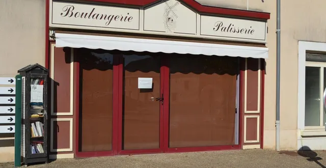 photo  fermée depuis le 17 août 2025, la boulangerie d’auvers-le-hamon devrait rouvrir prochainement.  &copy;  photo ml 