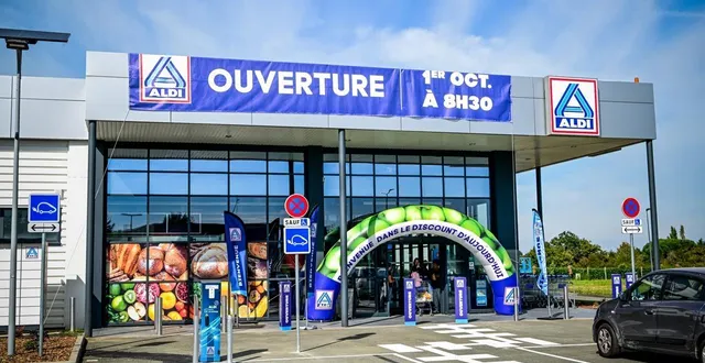 photo  le magasin aldi a rouvert après plusieurs mois de travaux.  &copy;  le maine libre - yvon loué 