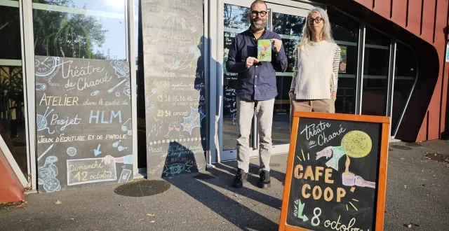 photo  pierre bacheviller, directeur artistique et adeline lesouève-goupil, chargée de communication devant l’entrée du théâtre de chaoué à allonnes (sarthe).  &copy;  ouest-france 