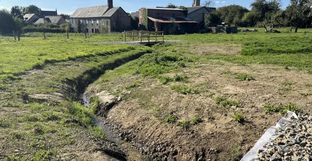 photo  des travaux de renaturation ont été entrepris pour rouvrir le ruisseau des nouettes à saint-georges-des-groseillers, dans l’orne.  &copy;  ouest-france 
