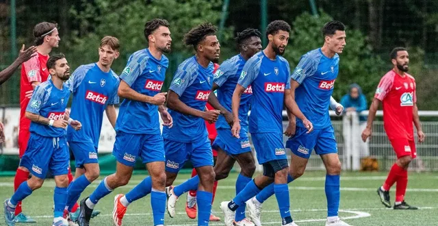 photo  les joueurs du vfc la roche se sont qualifiés pour le 5e tour de la coupe de france aux dépens de l’ussa vertou.  &copy;  baptiste mura 