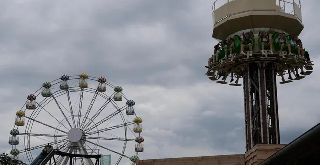photo  le parc d’attractions papéa a inauguré, cette saison 2025, une nouvelle attraction : le totem dans l’univers western.  &copy;  archives ouest-france 
