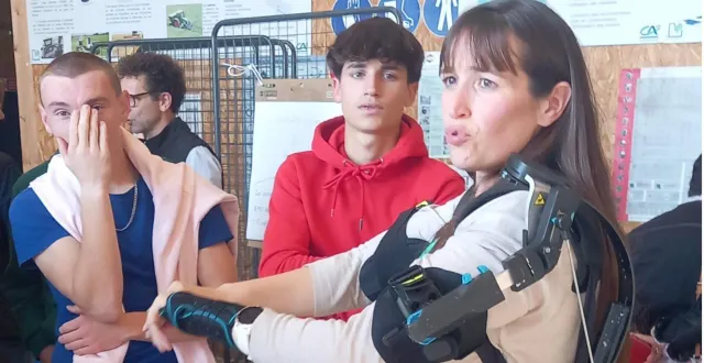 photo  parmi les innovations proposées, un exosquelette pour faciliter la traite des animaux. mais il peut également être utilisé dans la taille des arbres ou encore dans le gavage des oies.  &copy;  ouest-france 