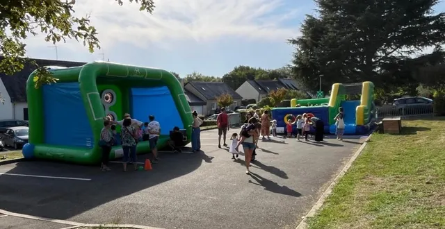 photo  l’association de parents d’élèves de l’école du brionneau de la meignanne a organisé récemment sous un soleil radieux, la fête de la rentrée qui a rencontré un franc succès. de nombreuses familles ont répondu présentes pour partager ce moment. entre les structures gonflables, les stands de jeux, les barbes à papa, petits et grands ont profité d’une belle fin de journée.  &copy;  co 