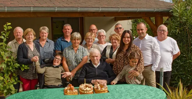 photo  gabriel lemercier a fêté ses 100 ans entouré des siens.  &copy;  le maine libre 