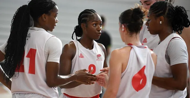 photo  joelly belleka et l’uso mondeville reçoivent nice, samedi 4 octobre 2025, à la halle bérégovoy.  &copy;  gerard piwtorak 