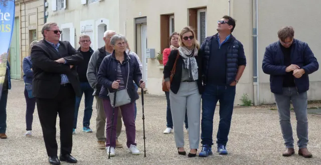 photo  samedi, le public est venu nombreux, assister à l’inauguration des festivités du monument du mois.  &copy;  ouest-france 