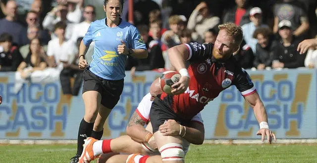 photo  christopher van leeuwen et les niortais ont tenu la dragée haute au ca périgueux.  &copy;  co - christophe bernard 