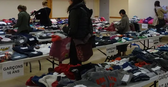 photo  les bénévoles ont trié plus de 7 000 articles.  &copy;  co 