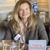 photo  valérie trierweiler était présente au salon du livre du château de montgeoffroy. 
