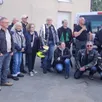photo  philippe poirier au micro, entouré de toute son équipe organisatrice, a remercié tous les participants lors de l’arrivée des motards. 