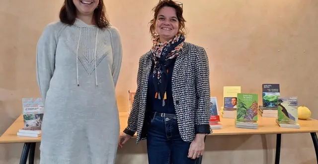 photo  céline et léa de la librairie richer lors de la présentation de la rentrée littéraire.  &copy;  co 