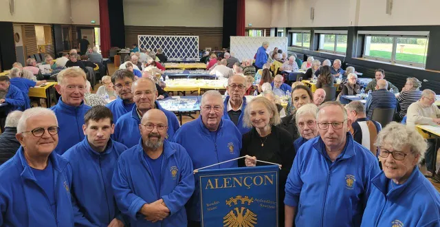 photo  une partie des membres de la commanderie rassemblée à la salle de l’éclat pour la première journée de concours.  &copy;  ouest-france 
