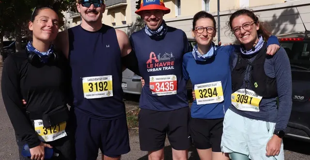 photo  de gauche à droite : claire dubois, léo grippon, alain virouleau, margaux machefert et joséphine couturier. cette bande d’amis est venue du havre pour participer à la 39e édition du semi-marathon d’argentan.  &copy;  ouest-france 