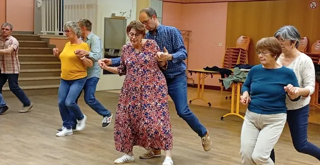 photo  les membres de gacé amitiés répètent leur spectacle qu’ils présenteront fin novembre.  &copy;  ouest-france 