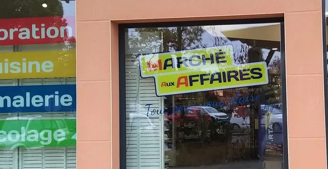 photo  le marché aux affaires propose un éventail de produits à prix très avantageux.  &copy;  ouest-france 