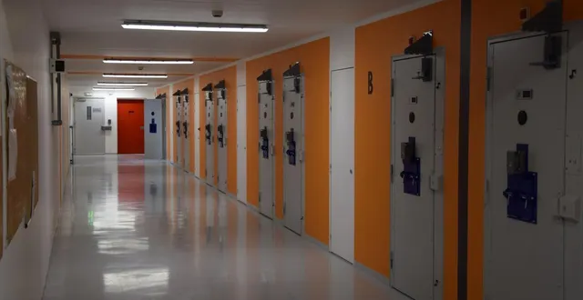 photo  une coursive du quartier de lutte contre la criminalité organisée centre pénitentiaire d’alençon-condé-sur-sarthe, dans l’orne.  &copy;  ouest-france 