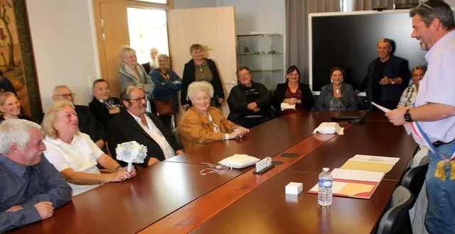 photo  nicolas mourier, maire d’aubigné-racan (à dr), a présidé la cérémonie.  &copy;  le maine libre 