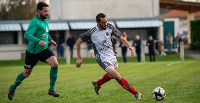 photo  comme les professionnels ryan giggs, paolo maldini ou franck azzopardi, kévin brémaud est ce qu’on appelle un « one club player » : il n’a jamais signé ailleurs qu’à l’entente sportive saint-cerbouillé, né en 1997 d’une fusion incluant cersay, son premier club.  &copy;  co - thomas nyd 