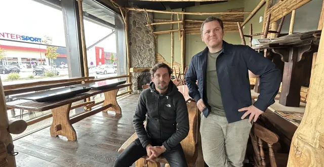 photo  thomas lefèvre et vincent gomas ont repris l’emplacement de old wild west zone nord du mans (face à intersport) pour créer leur propre restaurant : la grange. ouverture le soir de ce vendredi 10 octobre.  &copy;  le maine libre 