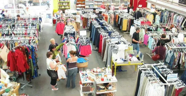 photo  l’opération vente d’automne d’emmaüs sarthe se tiendra samedi 11 octobre 2025.  &copy;  archives le maine libre 