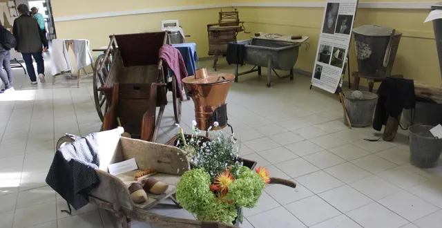 photo  vue d’une partie de l’exposition, proposée par l’aslvl et la municipalité de montval-sur-loir, en partenariat avec l’association « patrimoine et lavoirs en sarthe ».  &copy;  le maine libre 