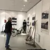 photo  les vieilles photos en noir et blanc, agrandies et légendées, sont exposées à l’espace des tanneurs. 