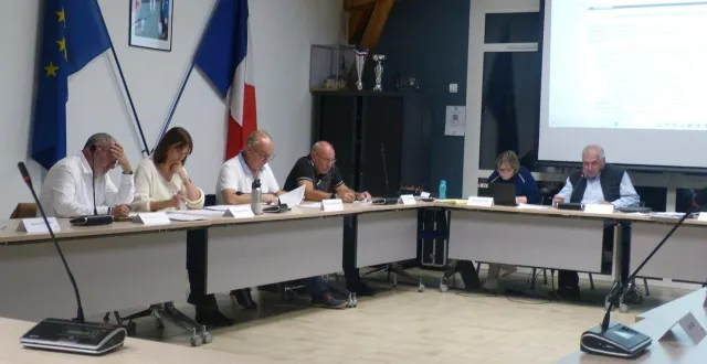 photo  la vidéoprotection était le point central du dernier conseil municipal.  &copy;  le maine libre 