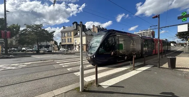photo  l’accident s’est produit à hauteur de la pharmacie de pontlieue, à l’entrée du rond-point côté centre-ville du mans.  &copy;  le maine libre 