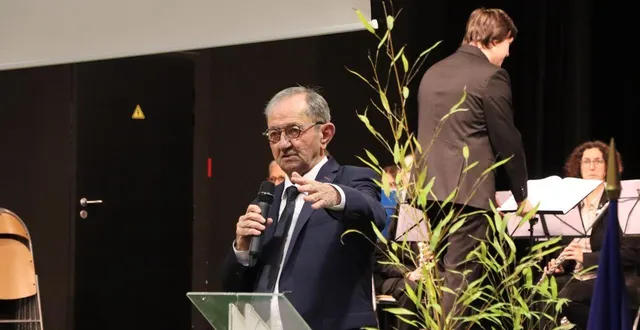 photo  élu depuis 2001 au poste de maire de brûlon, daniel coudreuse a fait le choix de briguer un 5e mandat en mars 2026.  &copy;  archives ouest-france 