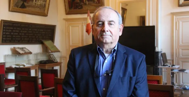 photo  wayne raabe est, pour la deuxième année de suite invité au prytanée national militaire de la flèche (sarthe) dans le cadre du programme fulbright, d’échanges culturels et académiques.  &copy;  ouest-france 