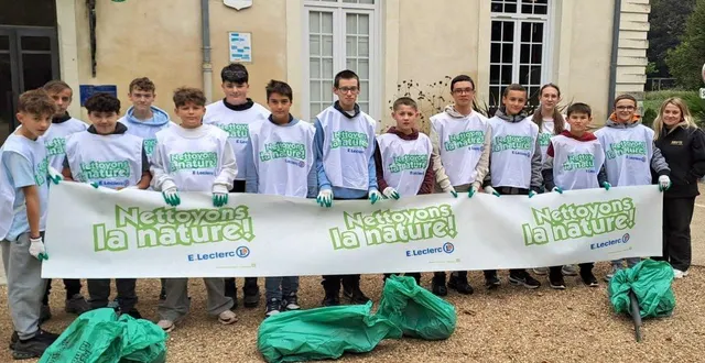 photo  les élèves de quatrième de la maison familiale rurale ont nettoyé la nature, à montval et verneil-le-chétif.  &copy;  le maine libre 