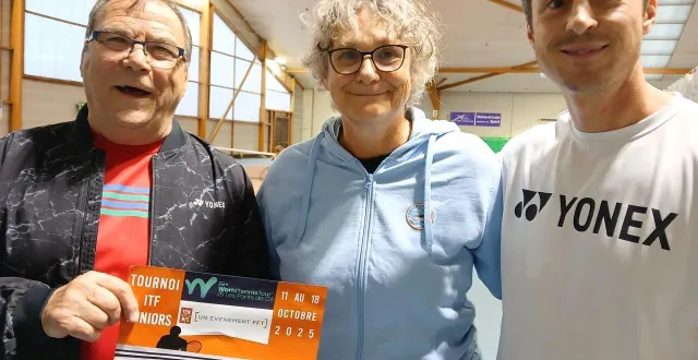 photo  jean-noël puech, vétéran des bénévoles, valérie blanchet, responsable pédagogique et antoine nicaise du club de tennis des ponts-de-cé.  &copy;  ouest-france 