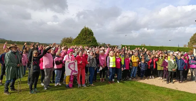photo  près de 3 000 € ont été collectés lors de la marche solidaire d’octobre rose à la bazoque, ce samedi 4 octobre 2025.  &copy;  frédéric lechevalier 