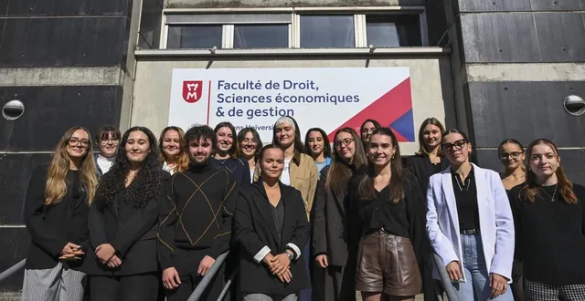 photo  pour les étudiants de master 1 de la faculté de droit du mans, robert badinter reste une référence… même plus lointaine.  &copy;  photo le maine libre – denis lambert 