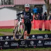 photo la sarthoise noémie garnier lors de la dernière étape de la coupe de france de cyclo-cross à la ferté-bernard, le 15 décembre 2024.