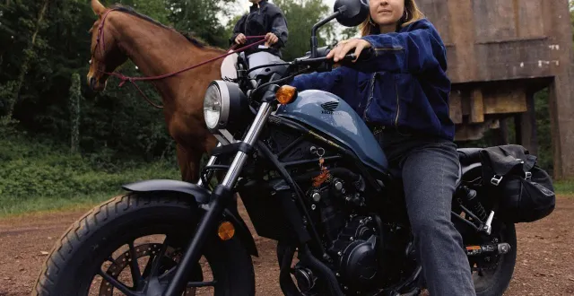 photo  l’artiste lakanell, originaire de saint-claire-de-halouze (orne), se produira à la foire saint denis de montilly-sur-noireau, ce samedi 11 octobre 2025.  &copy;  juliette denis 