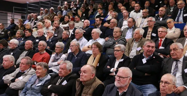 photo  le congrès des maires de l’orne à argentan a réuni 400 personnes, dont 300 élus.  &copy;  ouest-france 