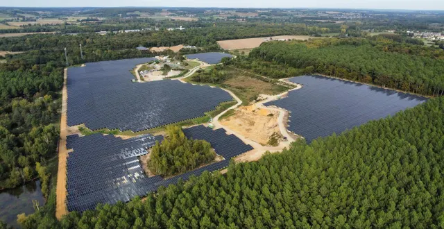 photo  le projet se déploie sur une superficie totale d’environ 18 hectares, à l’emplacement de l’ancienne déchetterie de thorée-les-pins.  &copy;  luxel 