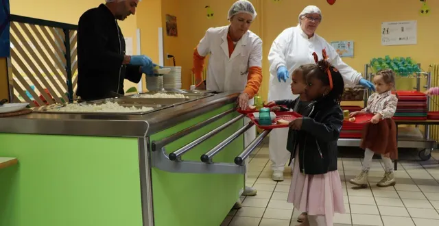 photo  les enfants ont pu déguster du potimarron mais aussi du poulet fermier du maine ou encore un pancake aux pommes caramélisées.  &copy;  ouest-france 