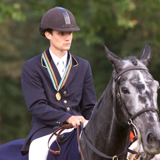 photo en 2001, nicolas touzaint et galan de sauvagère s’imposaient sur l’épreuve des 7 ans au mondial du lion. un an après leur sacre en 6 ans. un doublé inédit.  ©  archives ouest france